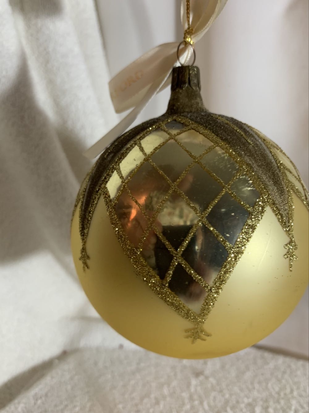 Avoca Gold Ball - Holiday Heirlooms (Christmas Tree Ornament) ornament collectible - Main Image 2