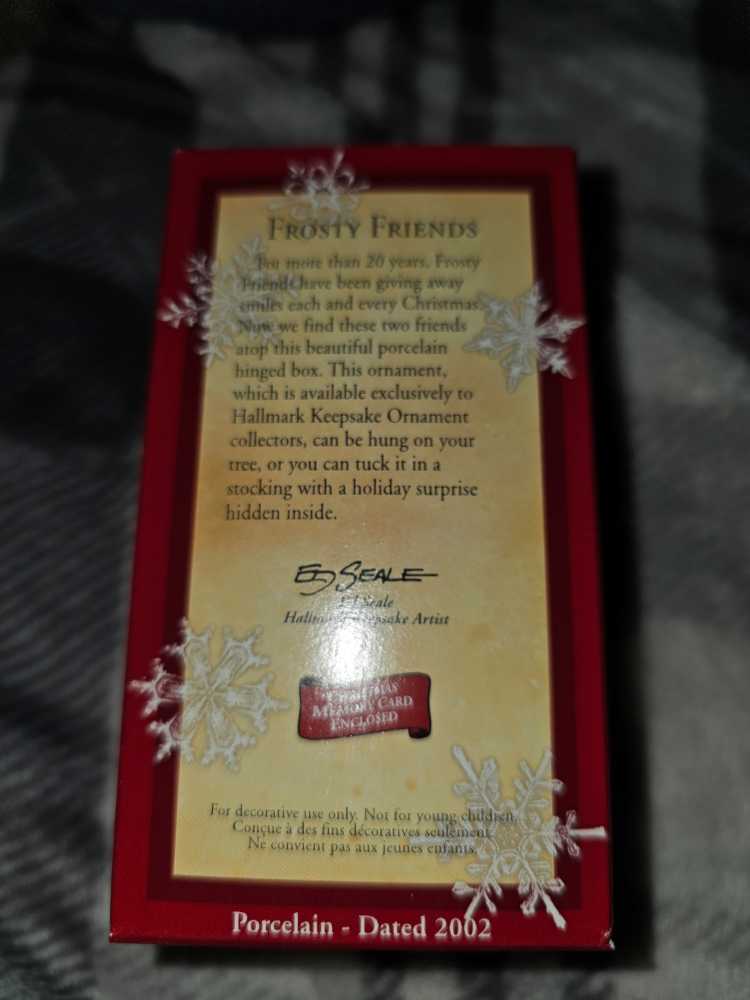 Frosty Friends 2002 Club Edition - Frosty Friends (Eskimo) ornament collectible - Main Image 2