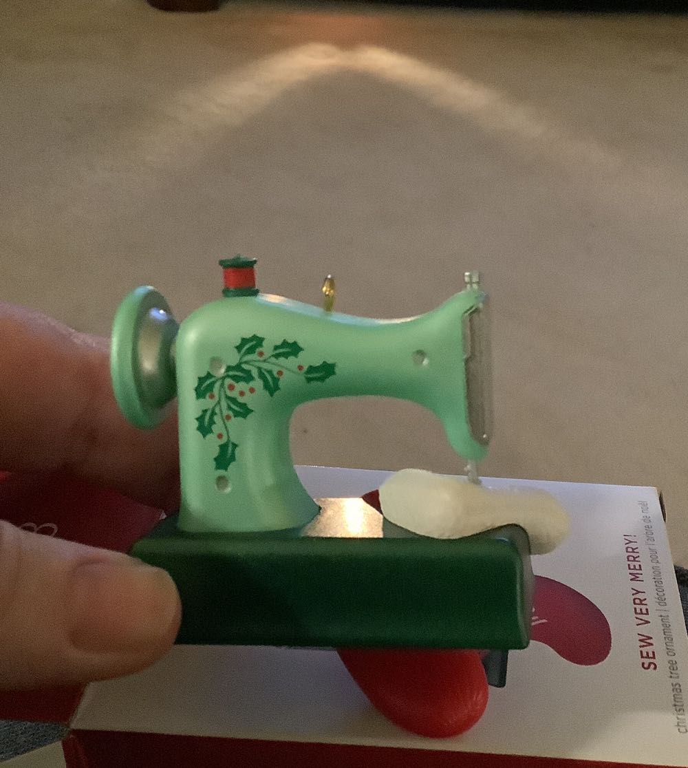 Sew Very Merry! - Sewing (Sewing) ornament collectible [Barcode 763795821181] - Main Image 2