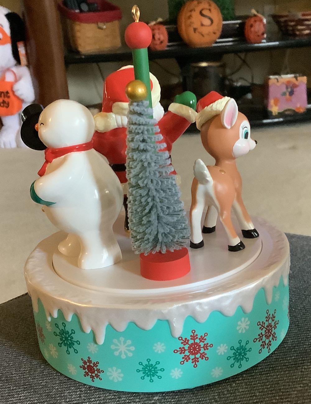 Nostalgic Noel - Nostalgic Noel (Santa) ornament collectible [Barcode 763795826957] - Main Image 3