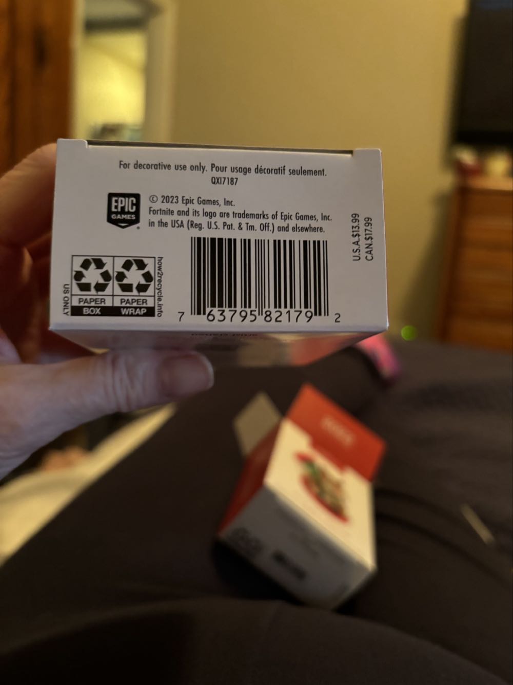 Ffrosty Back Bling - Fortnite (Llamas) ornament collectible [Barcode 763795821792] - Main Image 3