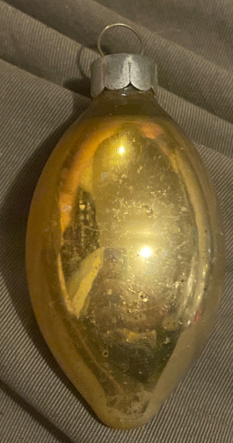 Corning - Fancy - Oblong - Gold - Oblong (Fancy) ornament collectible - Main Image 1