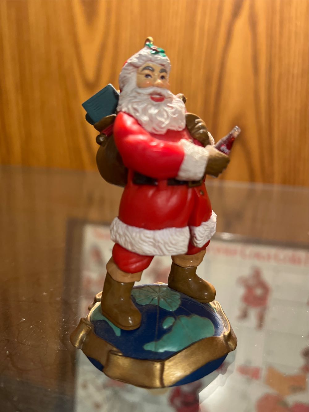 Coca Cola Santa Claus 1943 - Travel Refreshed - Trim-A-Tree Collection (Coca-Cola Santa Claus) ornament collectible [Barcode 715429111052] - Main Image 3