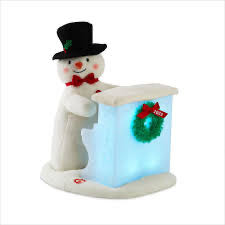Sing-along Showman Snowman - Sing-along (Snowman) ornament collectible [Barcode 661127010039] - Main Image 2