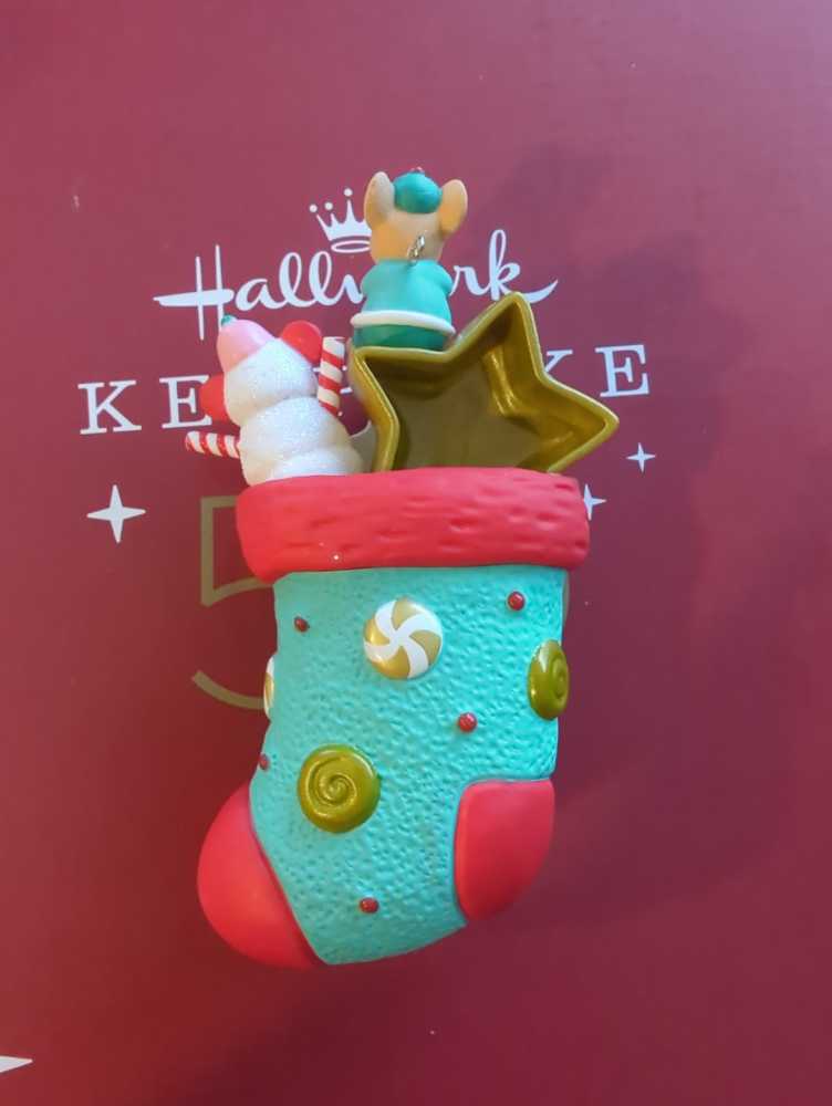 Stocking Stuffers Surprise Silver - Stocking Stuffers (Rare Colorway: Gold) ornament collectible [Barcode 763795793563] - Main Image 4