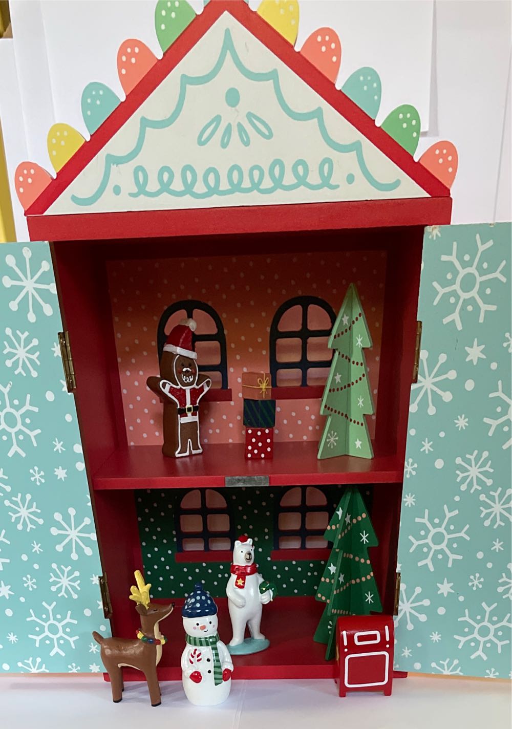 Set Wondershop Target 9pc Wood Gingerbread House Figurine Set Wondershop™ Brown Target Exclusive Christmas New  (Gingerbread) ornament collectible [Barcode 196761744168] - Main Image 3