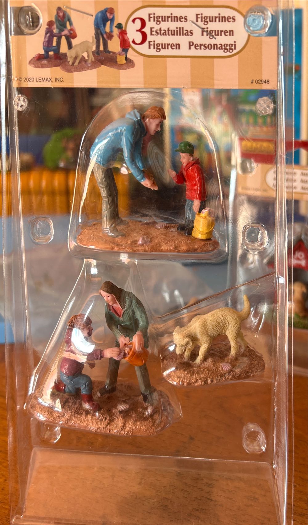 Lemax Looking For Seashells 3 Piece Set - Plymouth Corners (Figurines) ornament collectible [Barcode 728162029461] - Main Image 2