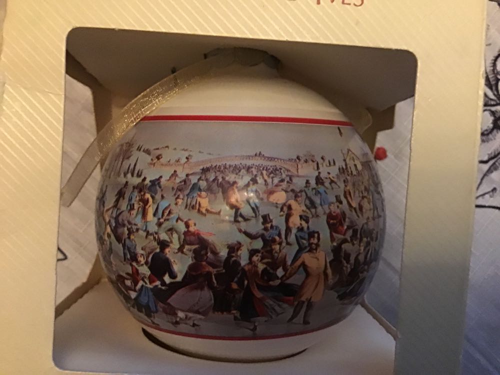 Currier & Ives - 1983 The Skating Pond  ornament collectible - Main Image 2