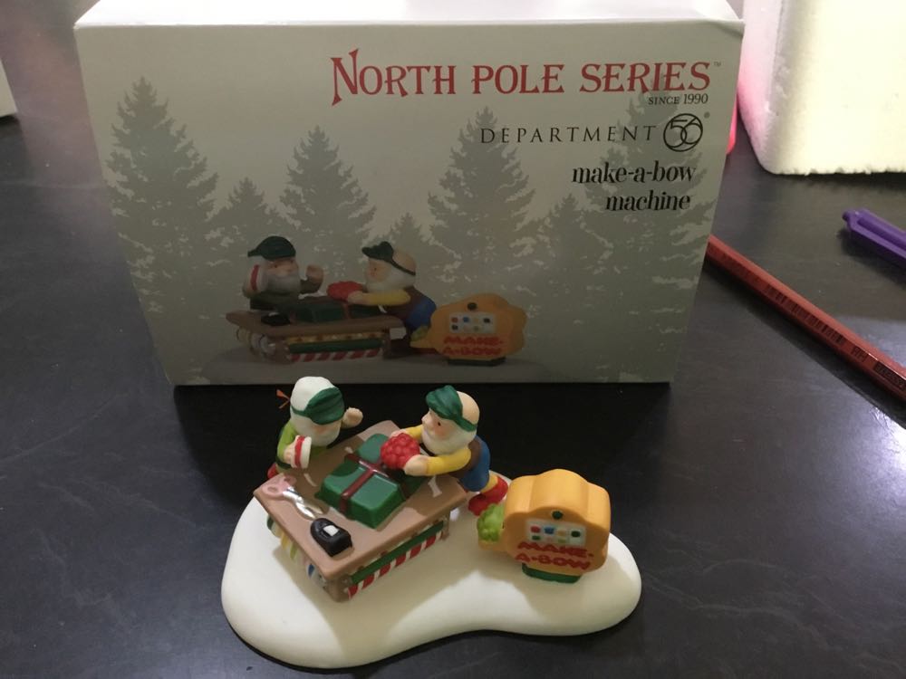 Make-a-bow Machine - North pole series ornament collectible - Main Image 2