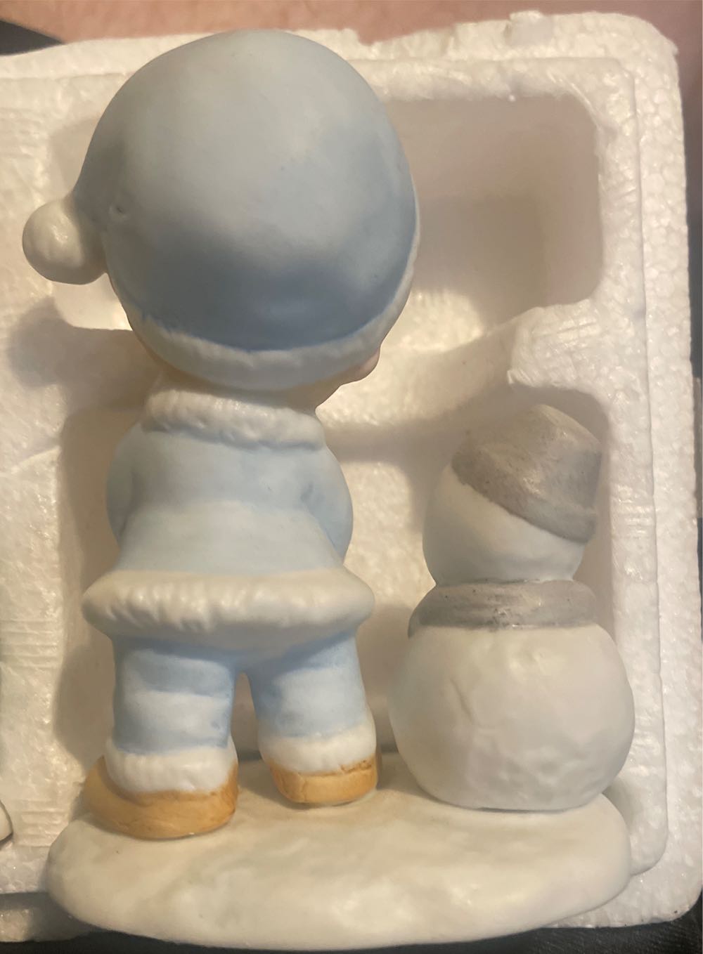 HOMCO - Winter Friends - Child With Snowman & Gift - #5613 - Winter Friends (Figurine) ornament collectible - Main Image 2