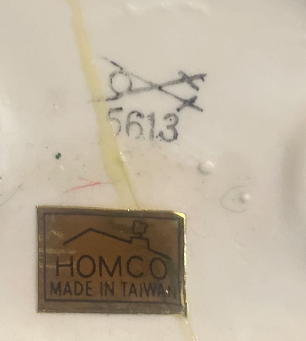 HOMCO - Winter Friends - Child With Christmas Tree - #5613 - Winter Friends (Figurine) ornament collectible - Main Image 3