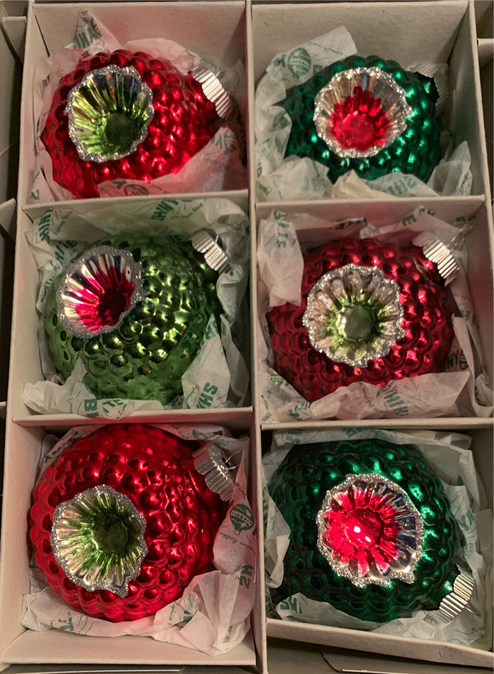 Vintage American 1940’s Design - Christopher Radko Presents Shiny Brite (Christopher Radko) ornament collectible [Barcode 645001434692] - Main Image 3