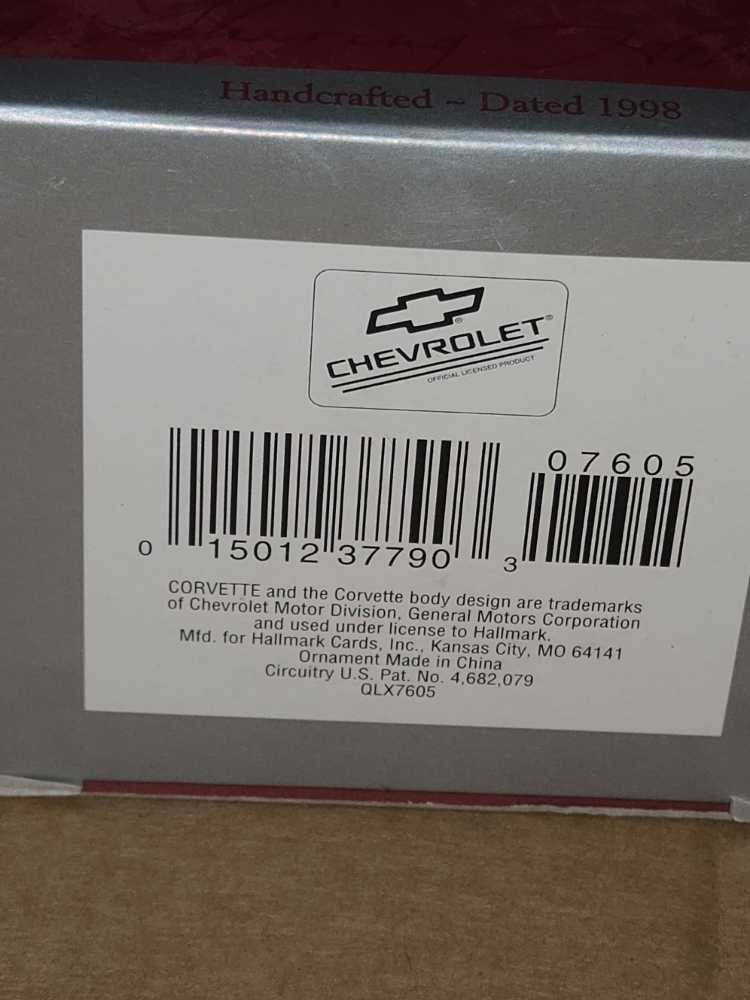 Hallmark Ornament Corvette Magic Light & Motion  (sport cars) ornament collectible [Barcode 015012377903] - Main Image 3