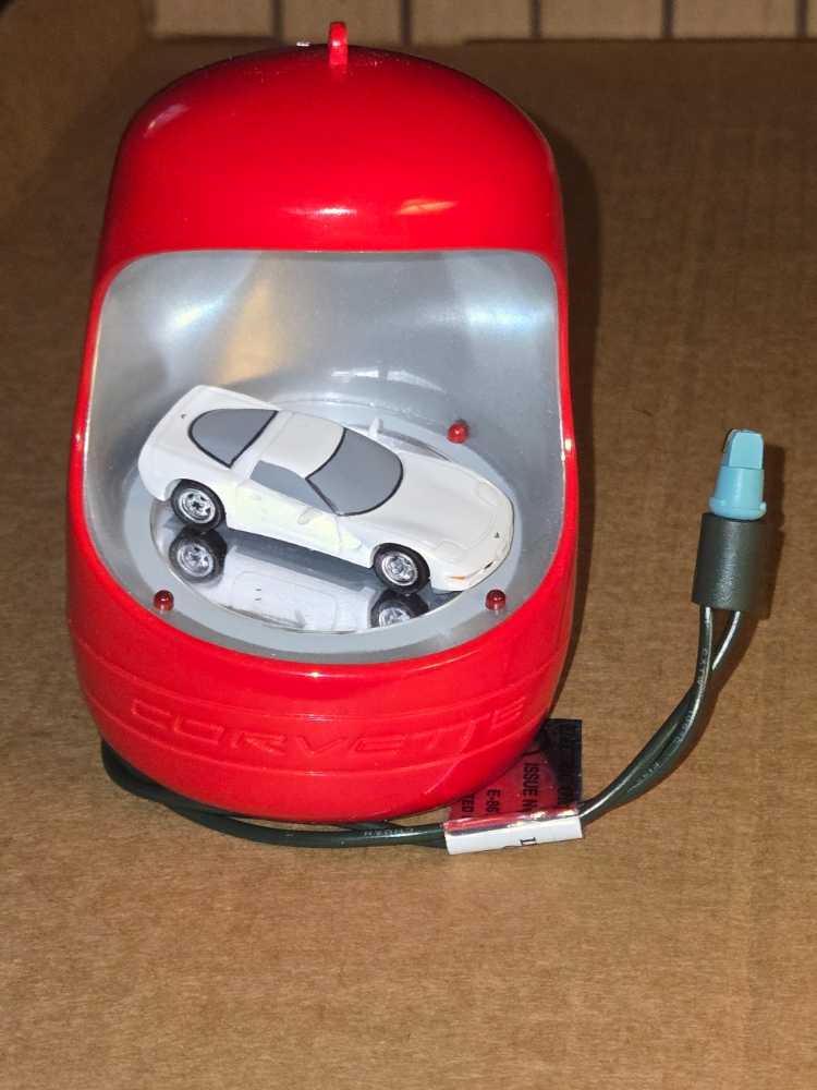 Hallmark Ornament Corvette Magic Light & Motion  (sport cars) ornament collectible [Barcode 015012377903] - Main Image 4