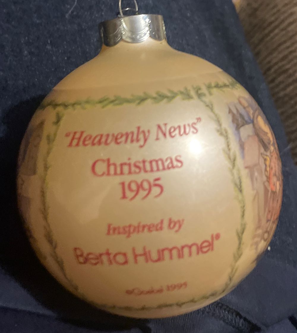 Goebel - Hummel - 1995 - Heavenly News - Bertha Hummel (Collectible Series) ornament collectible - Main Image 2
