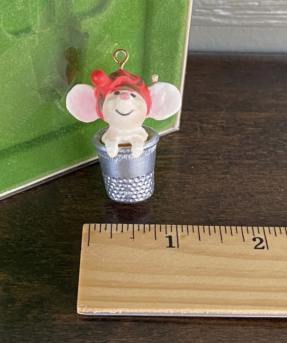 Mouse In Thimble - Thimble Series ornament collectible - Main Image 3