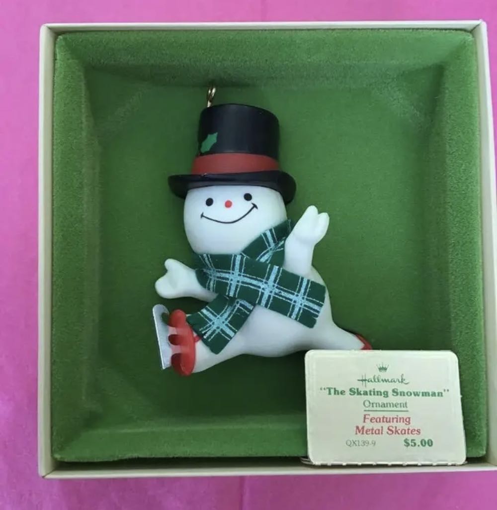 ASIA - My Melody Glass Dome Hot Topic