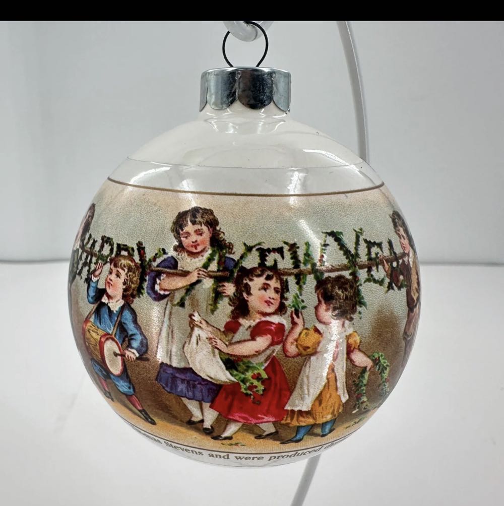 An Old Fashioned Christmas  ornament collectible - Main Image 3