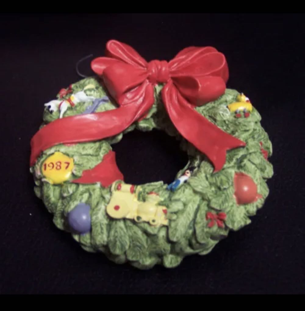 Wreath Of Memories  (Hallmark Charter Member Exclusive) ornament collectible - Main Image 3
