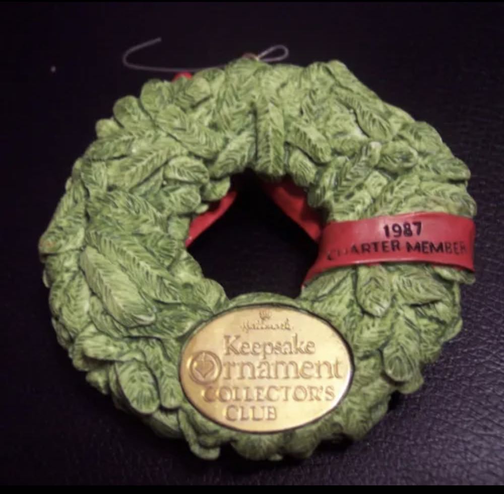 Wreath Of Memories  (Hallmark Charter Member Exclusive) ornament collectible - Main Image 4
