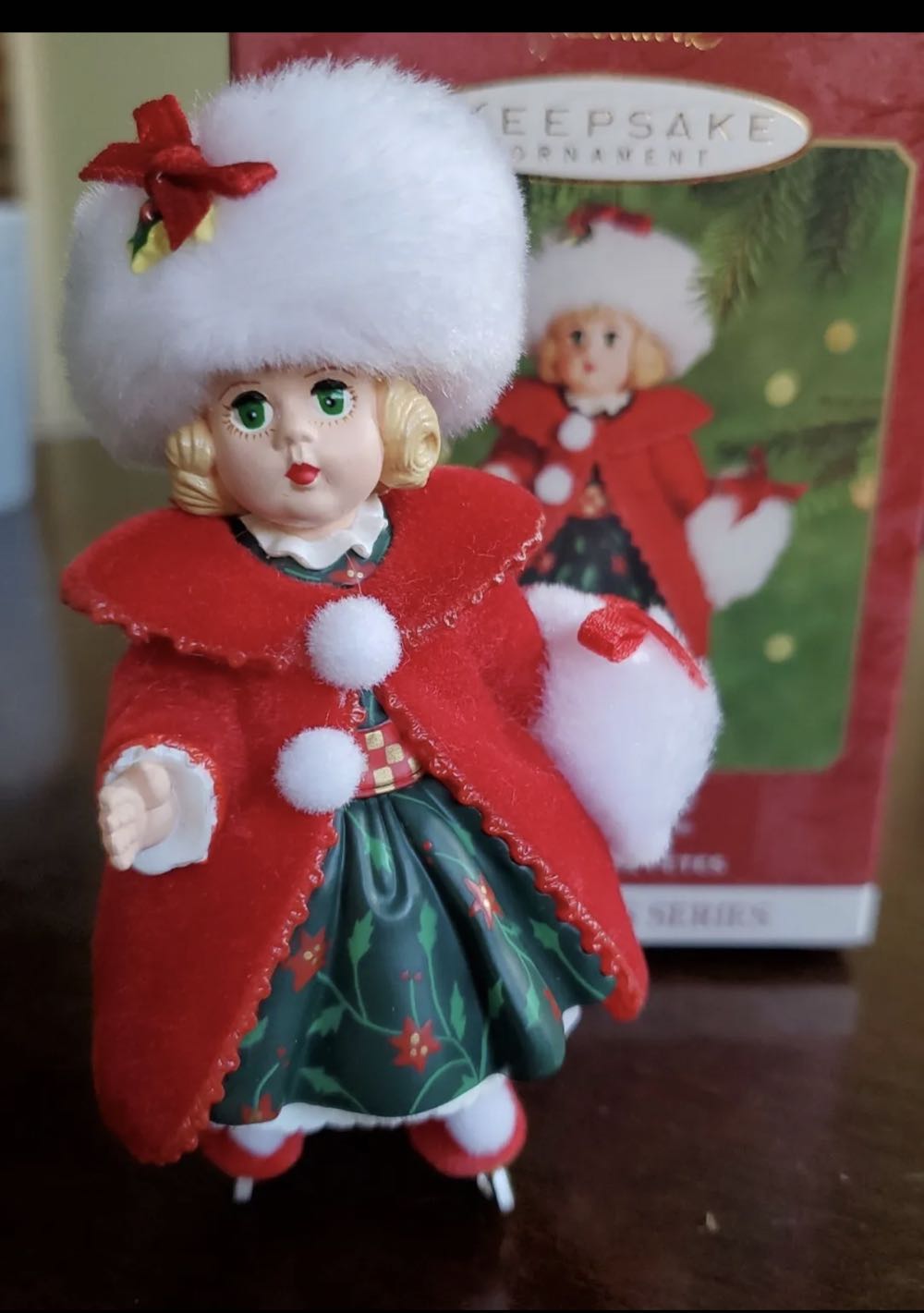 Madame Alexander #5: Christmas Holly - Madame Alexander ornament collectible - Main Image 3