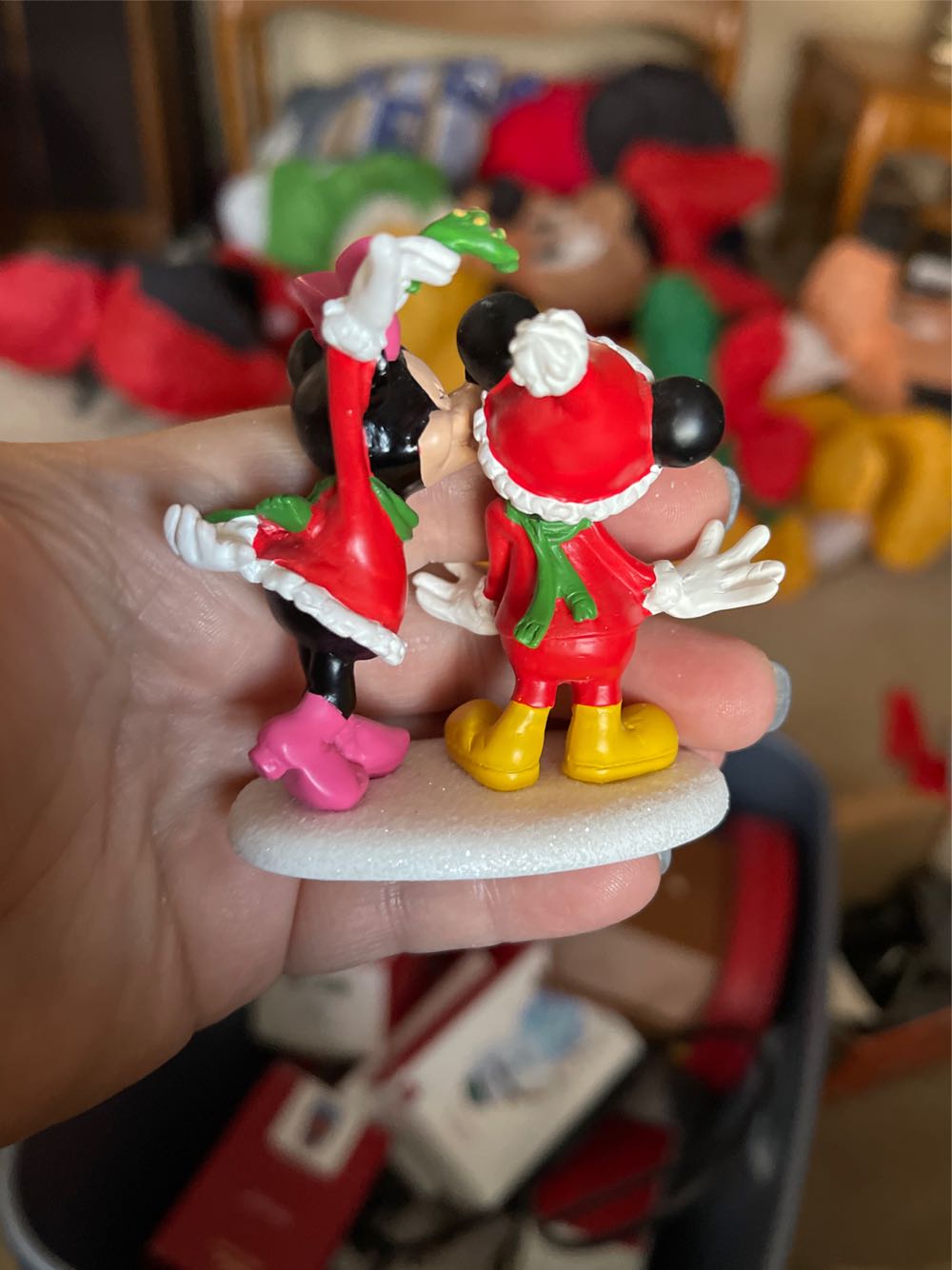 Mickey And Minnie And Mistle Toe - Disney (Tabletop) ornament collectible - Main Image 2