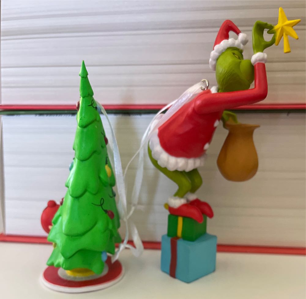 How The Grinch Stole Christmas - Bookshelf (Dr. Seuss, Grinch) ornament collectible [Barcode 763795836550] - Main Image 3