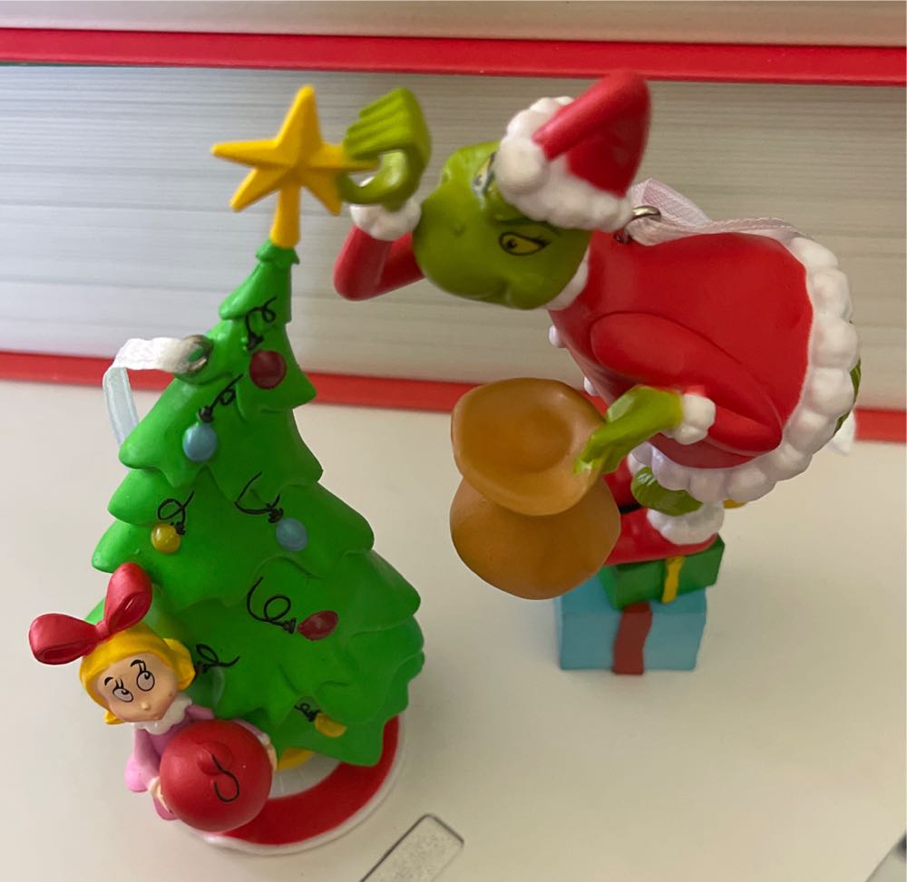 How The Grinch Stole Christmas - Bookshelf (Dr. Seuss, Grinch) ornament collectible [Barcode 763795836550] - Main Image 4