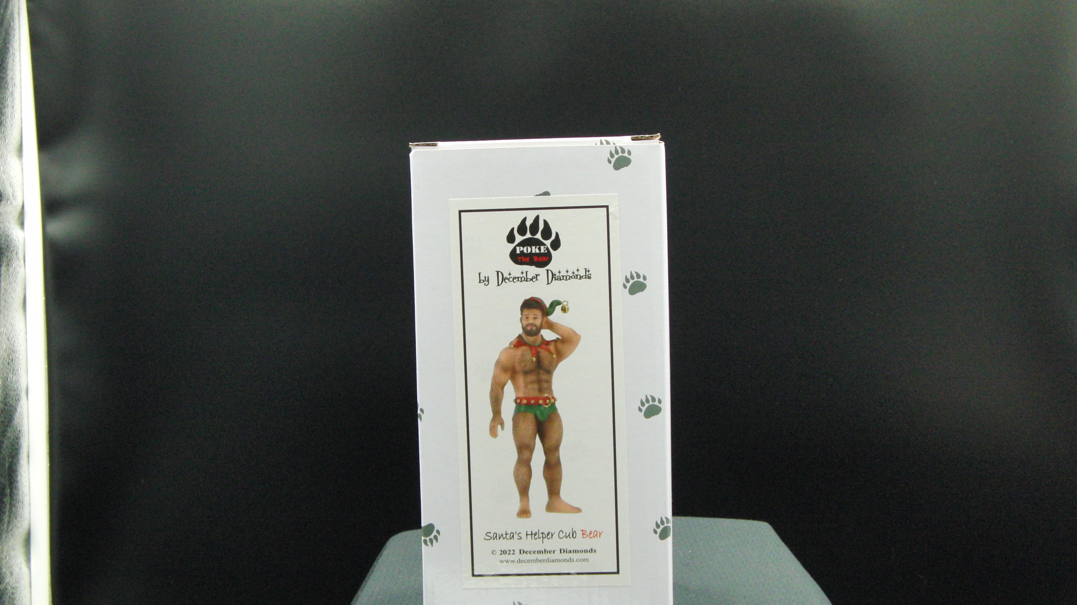 Santa’s Helper Cub Bear - Poke The Bear ornament collectible [Barcode 807962553267] - Main Image 4