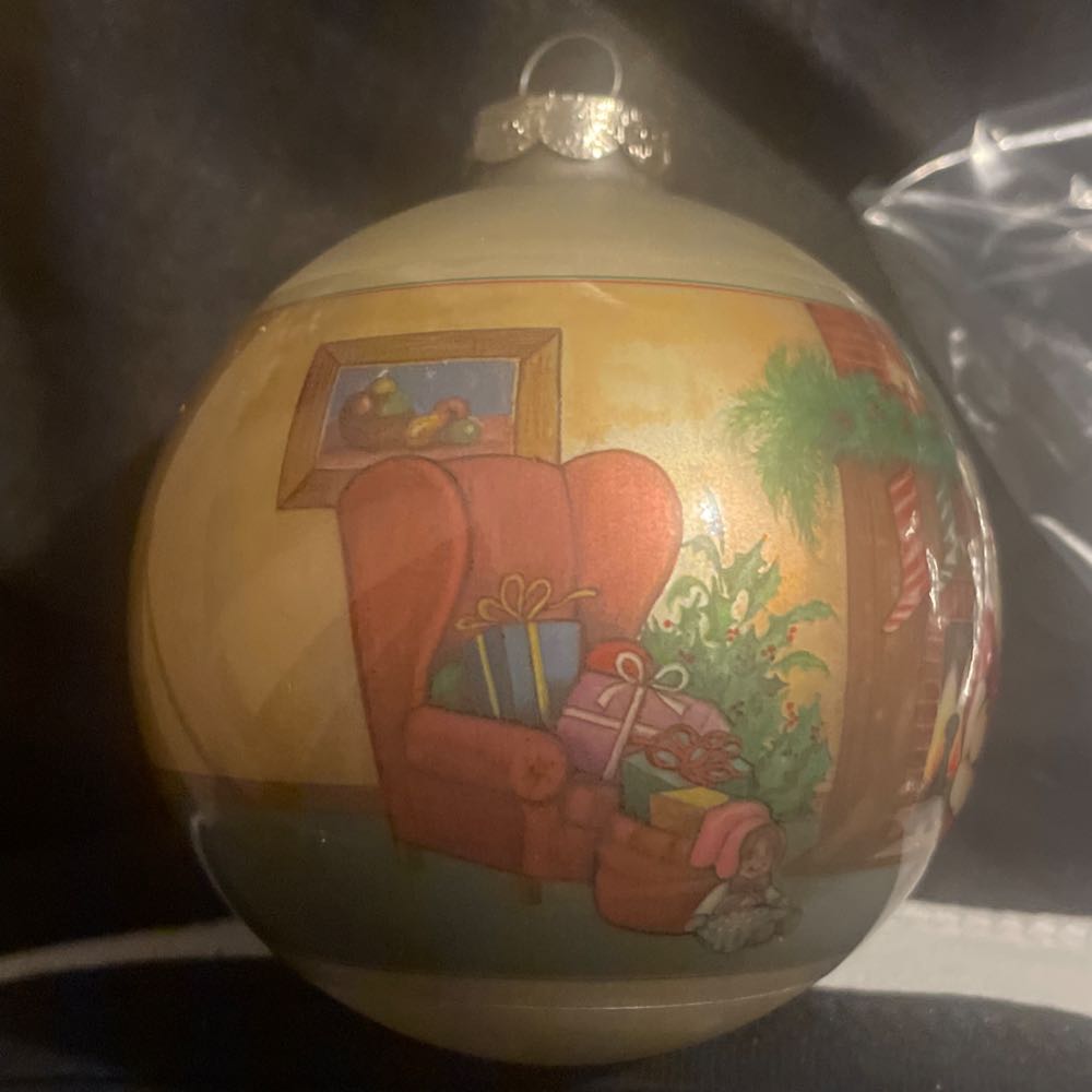 Goebel - 1980 - #2 - Santa By Fireplace - Goebel (Collectible Series) ornament collectible - Main Image 2