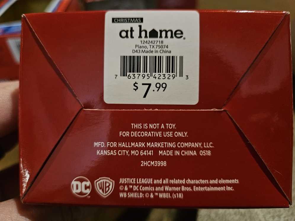 Batman  ornament collectible [Barcode 763795423293] - Main Image 2