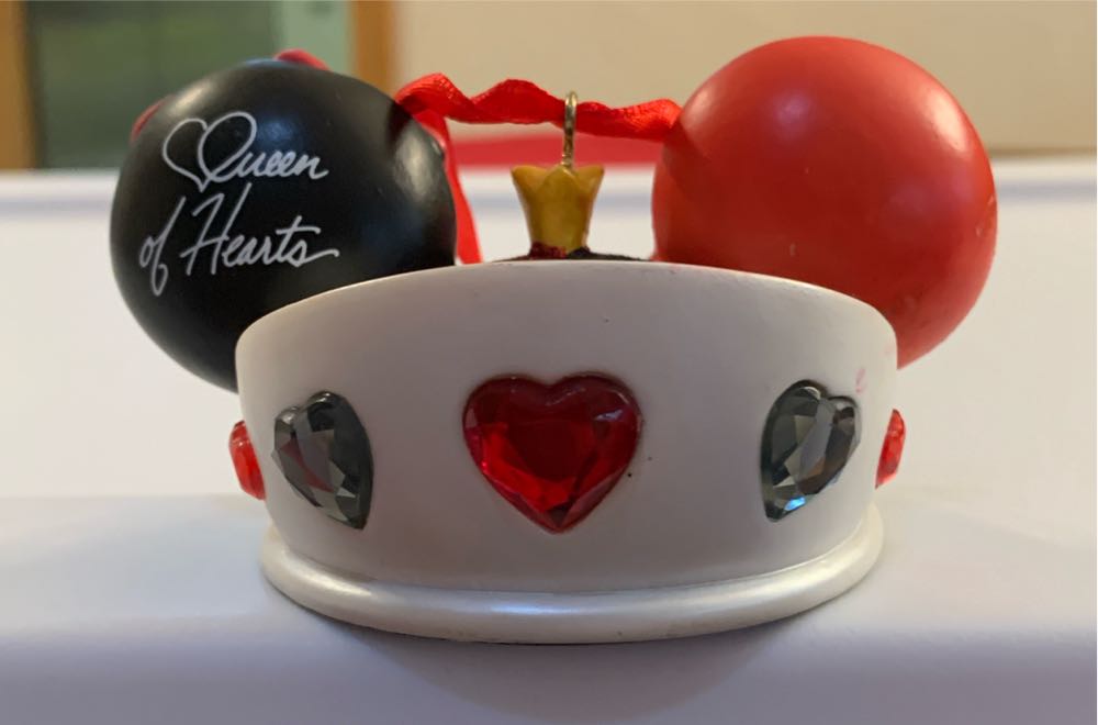 Red Queen  ornament collectible - Main Image 2