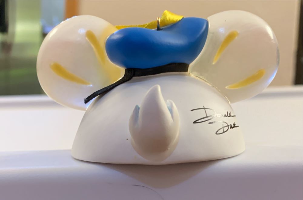 Donald Duck  ornament collectible - Main Image 2