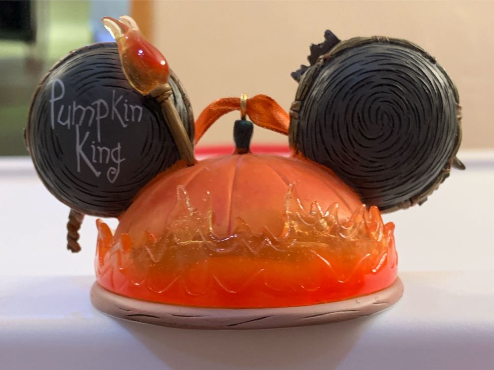 Halloweentown  ornament collectible - Main Image 2