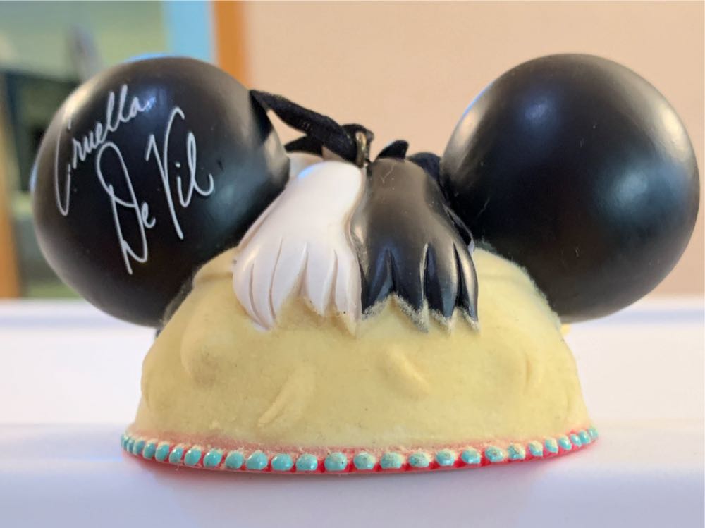 Cruella De Vil  ornament collectible - Main Image 2
