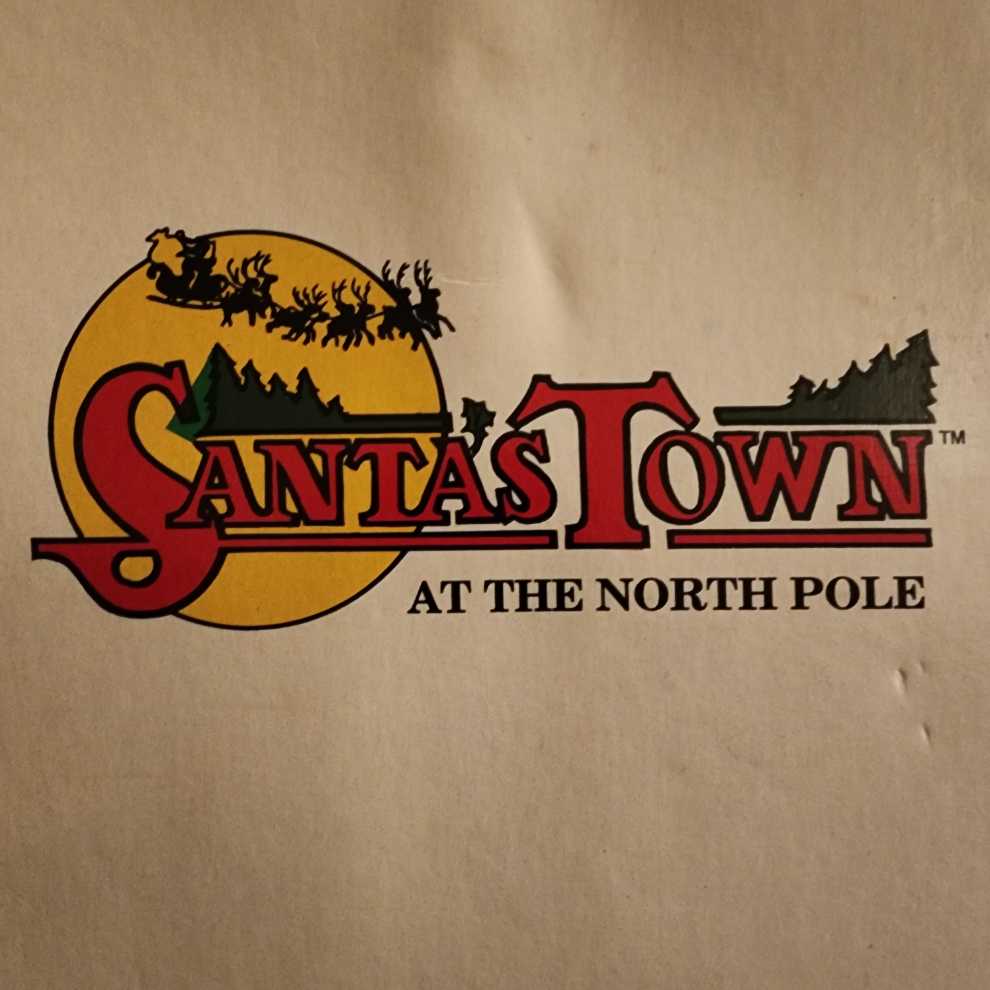 Reindeer Barn - Santa’s Town At The North Pole (Santa Village) ornament collectible [Barcode 757917502027] - Main Image 4