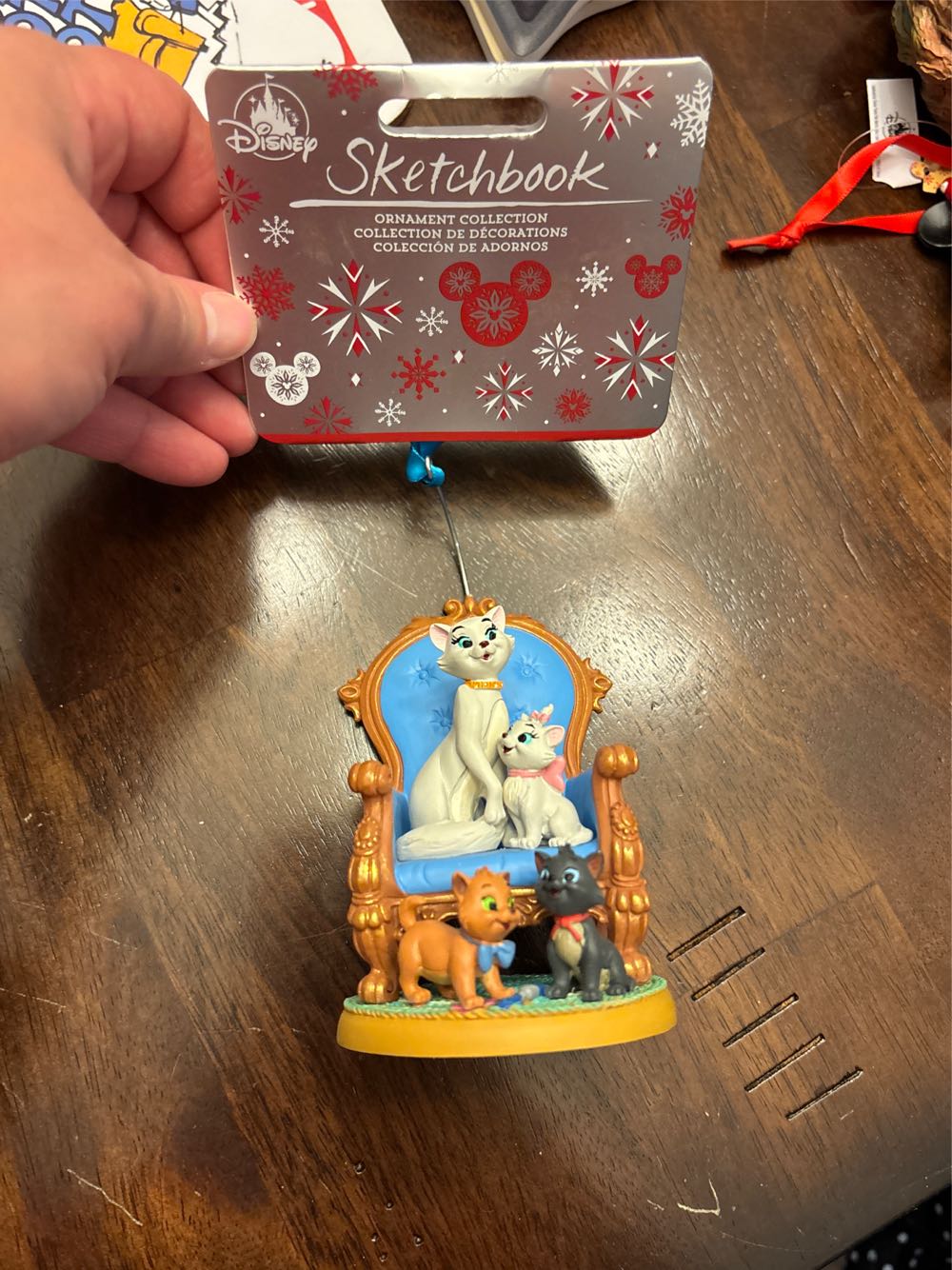 The Aristocats - Duchess And Marie On Blue Chair - Disney The Aristocats (Disney Sketchbook) ornament collectible [Barcode 400939213975] - Main Image 2