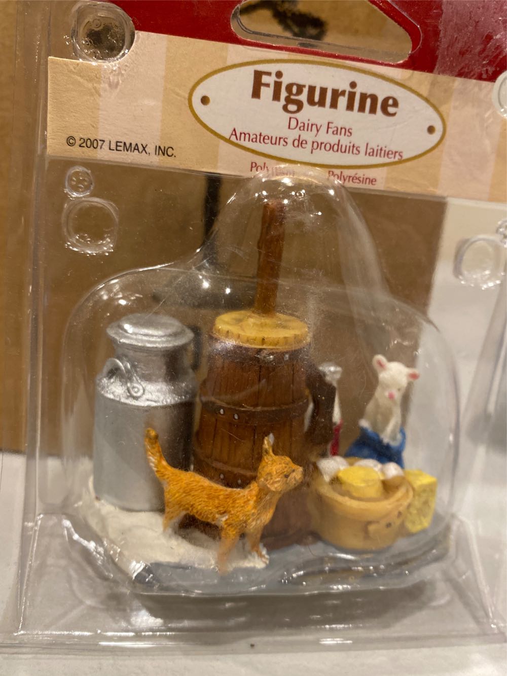 Fans ~ Dairy Fans 72441 Lemax Christmas Village Cats #72441 Accessory Figurine ”dairy Fans”  ornament collectible [Barcode 728162724410] - Main Image 2