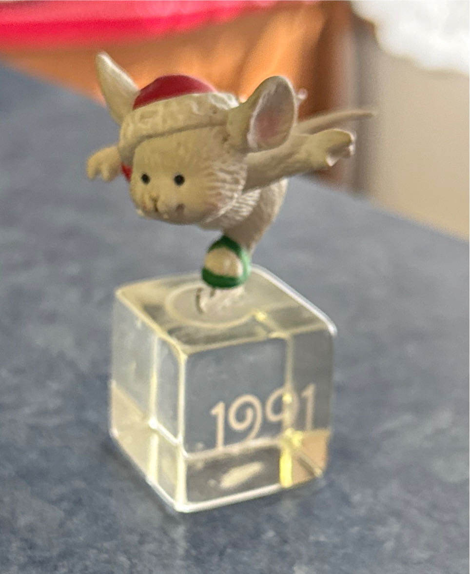 Carlton Cards Ice Pals Havin’ Fun - Ice Block Buddies (Carlton Cards) ornament collectible - Main Image 2