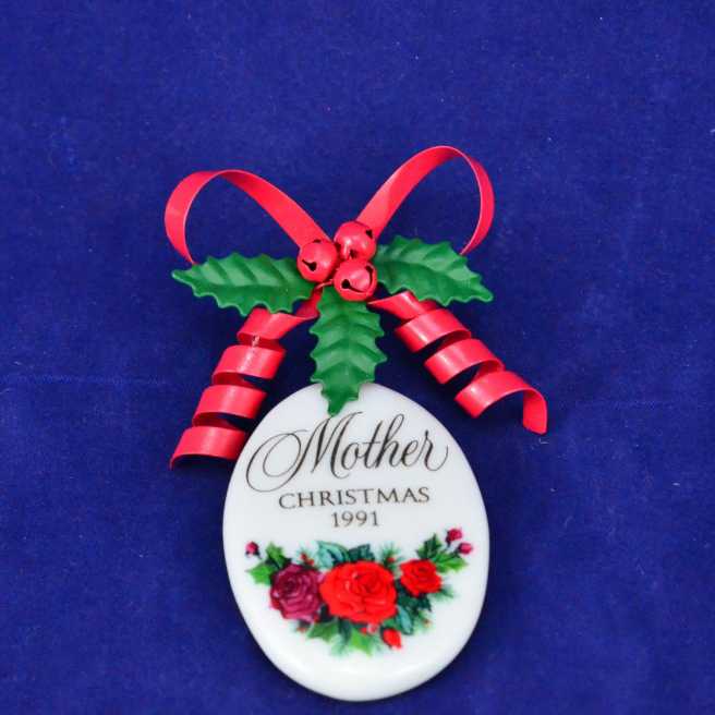 Mother Christmas 1991 - Mothers (Mother) ornament collectible [Barcode 070000027451] - Main Image 3