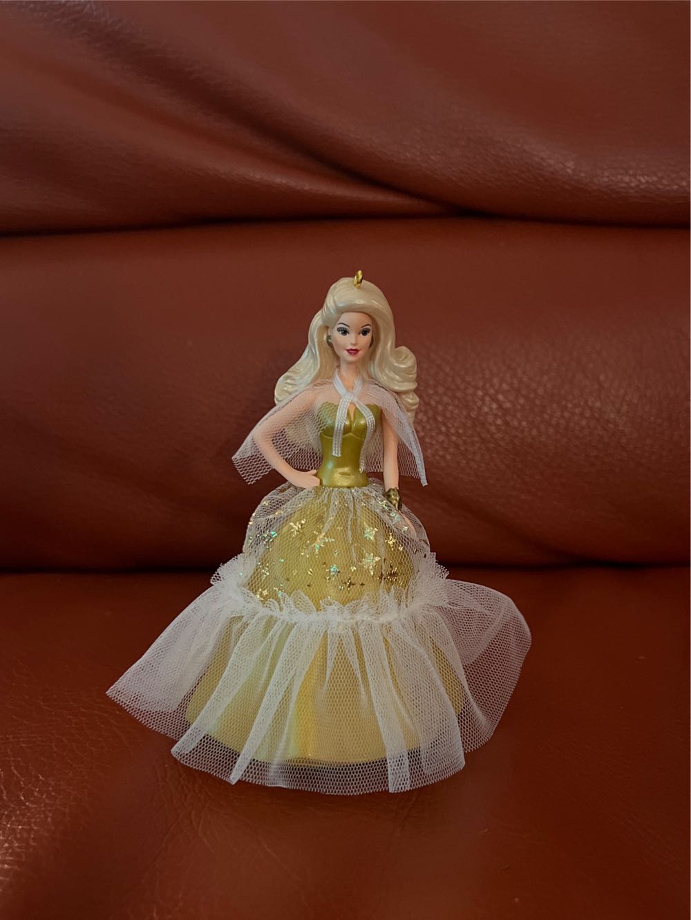 Hallmark Holiday Barbie 2023 - Holiday Barbie (Holiday Barbie) ornament collectible - Main Image 4