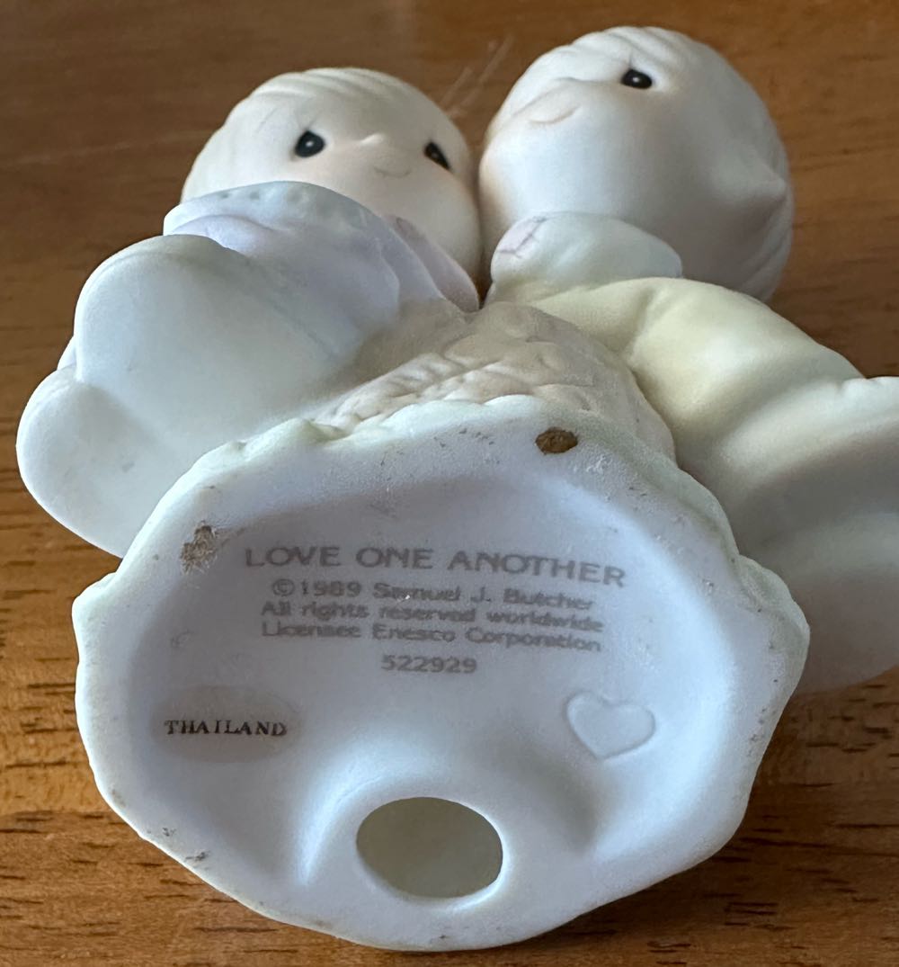 Love One Another - Precious Moments (Christmas) ornament collectible - Main Image 2