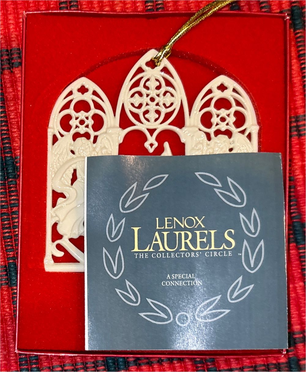 Lenox Laurels Christmas Manger   ornament collectible - Main Image 2