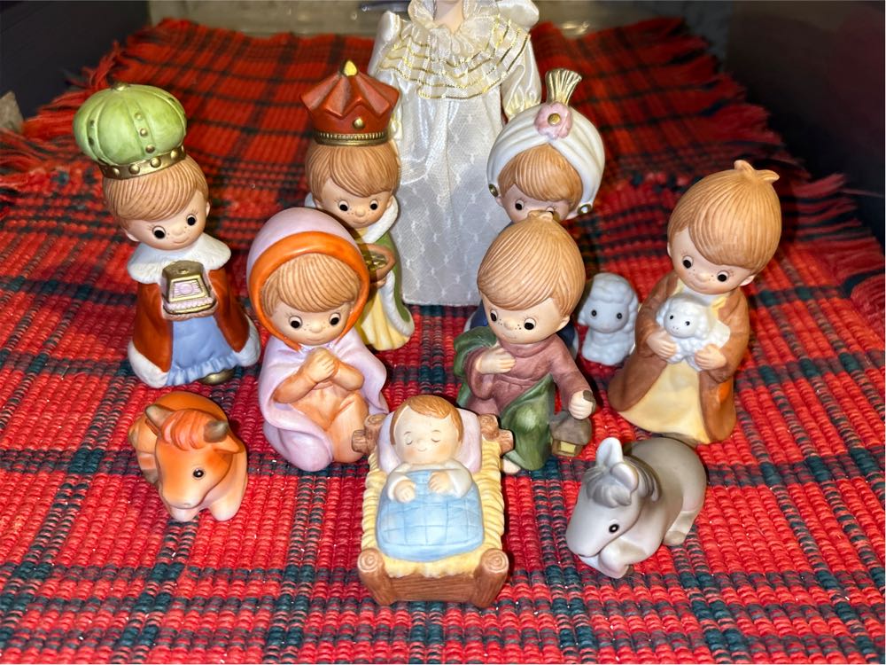 Prescious Moments Nativity Pieces  ornament collectible - Main Image 2