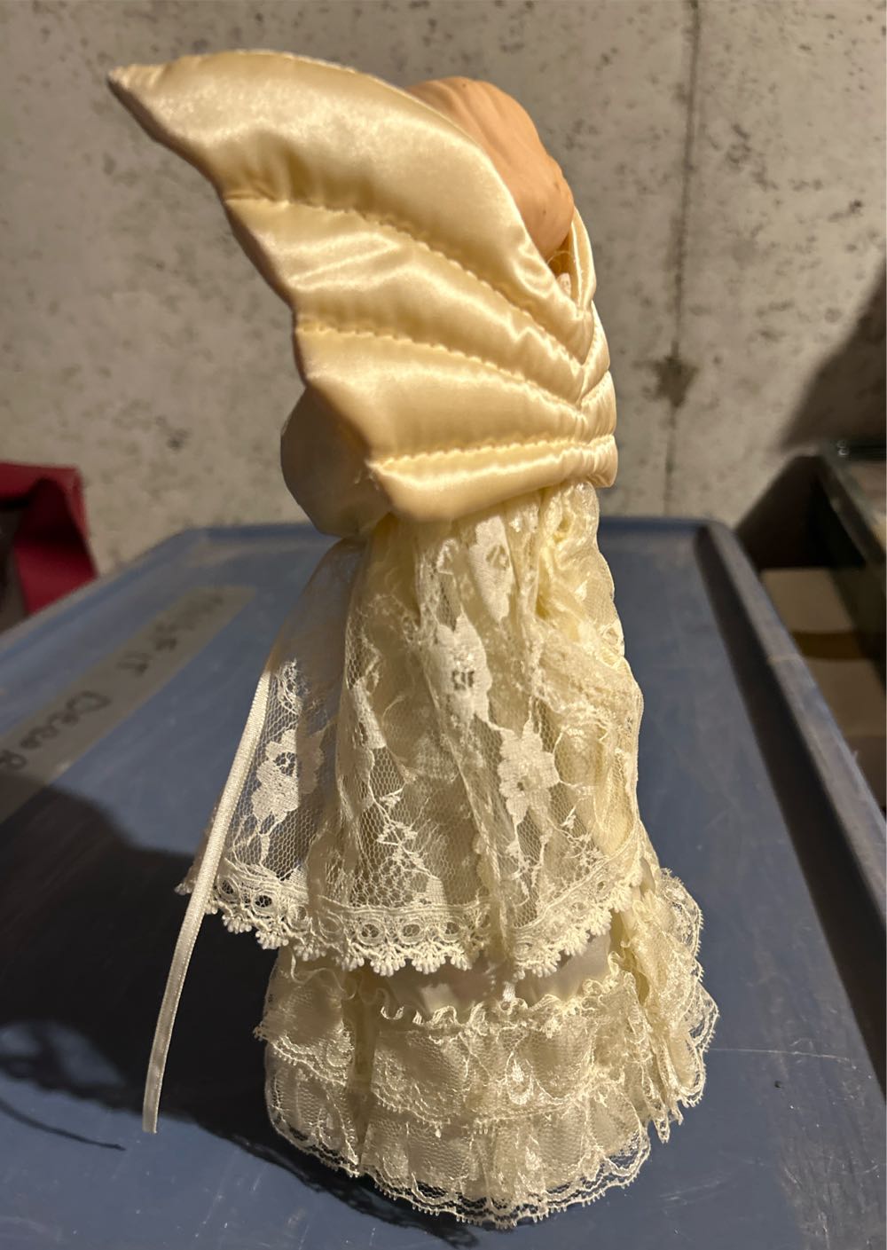 Treetop Angel  ornament collectible - Main Image 2