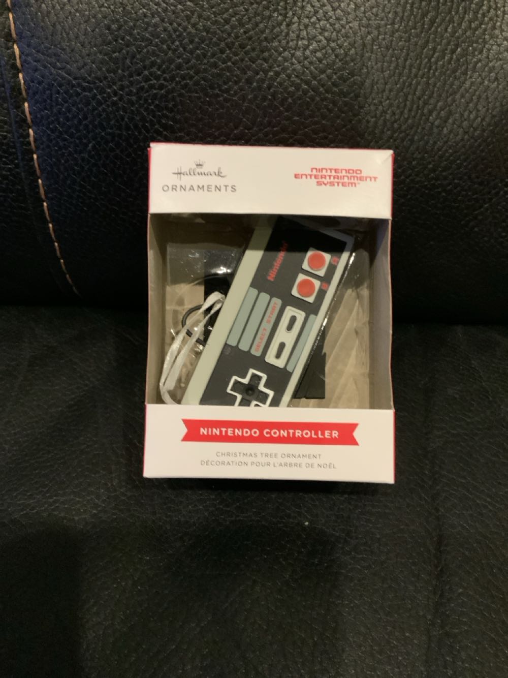 Nintendo Entertainment System Controller - Hallmark ornaments (Nintendo) ornament collectible [Barcode 763795837502] - Main Image 2
