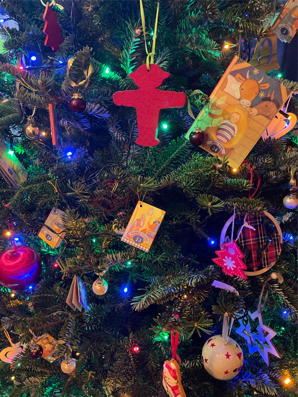 The Story Of Christmas Story Book Set And Advent Calendar  ornament collectible [Barcode 9780761152507] - Main Image 3