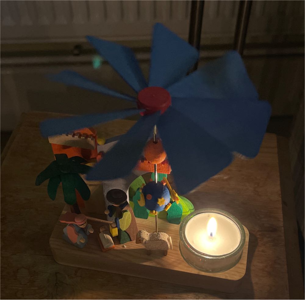 Tealight Nativity  ornament collectible - Main Image 2