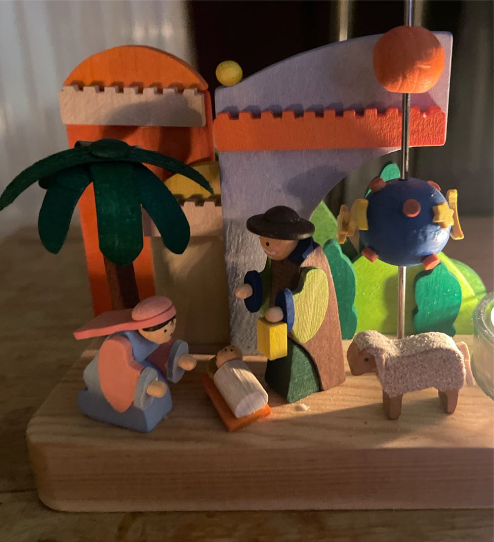 Tealight Nativity  ornament collectible - Main Image 3