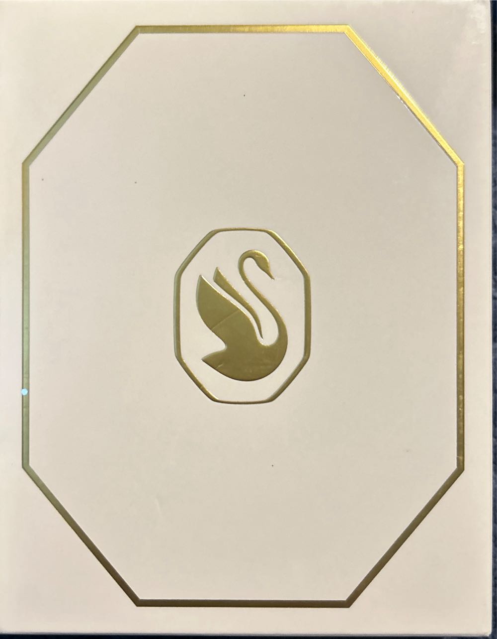 Swarovski Festive Ornament Annual Edition 2023 - Swarovski Annual Edition Gold (Snowflake/Star) ornament collectible [Barcode 9009656487464] - Main Image 2